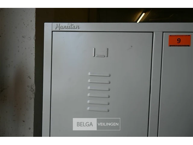 Metalen lockerkast voor 3 personen - afbeelding 3 van  5