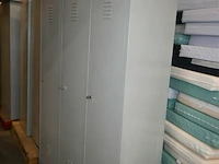 Metalen lockerkast voor 3 personen - afbeelding 1 van  7