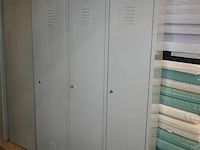 Metalen lockerkast voor 3 personen - afbeelding 2 van  7