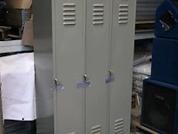 Metalen lockerkast voor 3 personen - afbeelding 1 van  5