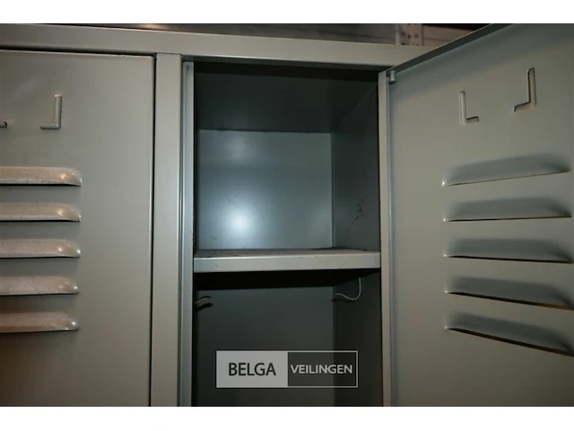 Metalen lockerkast voor 3 personen - afbeelding 5 van  5