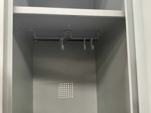 Metalen lockerkast - afbeelding 6 van  8
