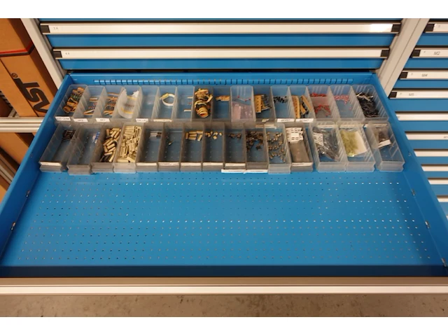 Metalen materiaalkast + inhoud - afbeelding 2 van  17
