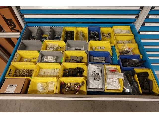 Metalen materiaalkast + inhoud - afbeelding 3 van  17