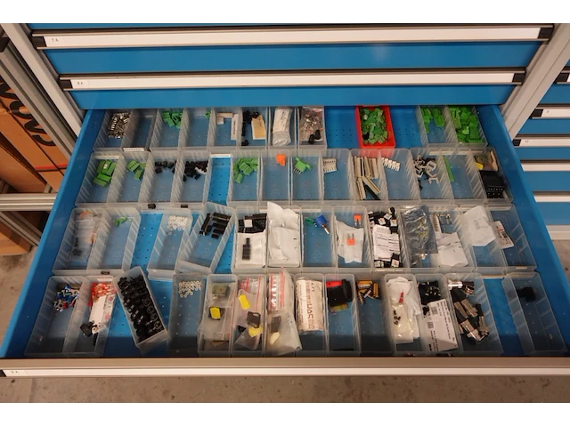 Metalen materiaalkast + inhoud - afbeelding 6 van  17