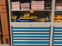 Metalen materiaalkast + inhoud - afbeelding 1 van  17