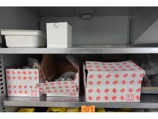 Metalen materiaalkast + inhoud - afbeelding 13 van  17