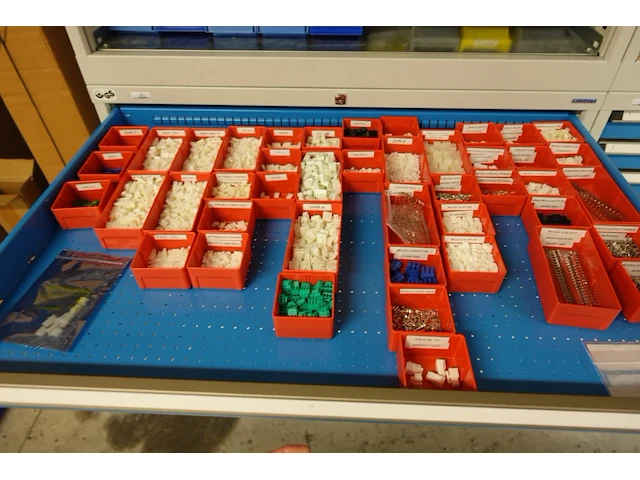 Metalen materiaalkast + inhoud - afbeelding 14 van  17