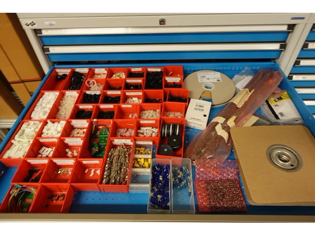Metalen materiaalkast + inhoud - afbeelding 16 van  17