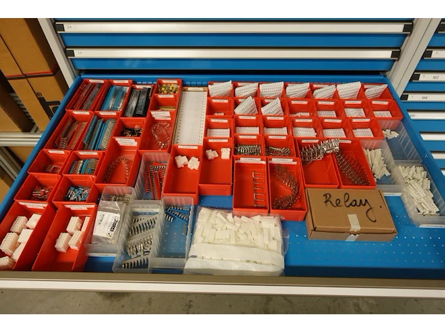 Metalen materiaalkast + inhoud - afbeelding 17 van  17