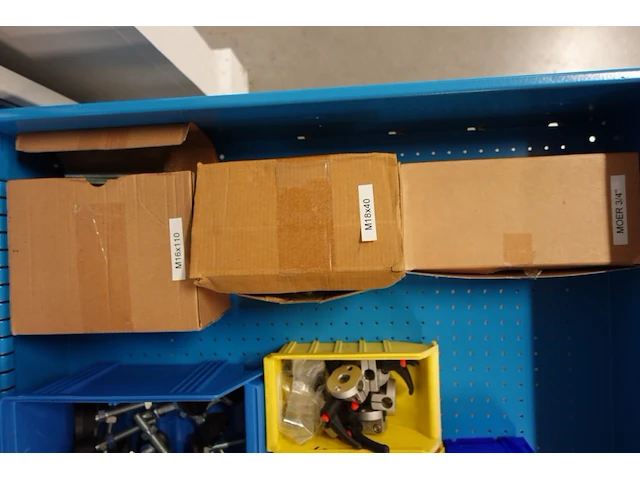 Metalen materiaalkast + inhoud - afbeelding 6 van  15