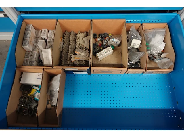 Metalen materiaalkast + inhoud - afbeelding 7 van  15