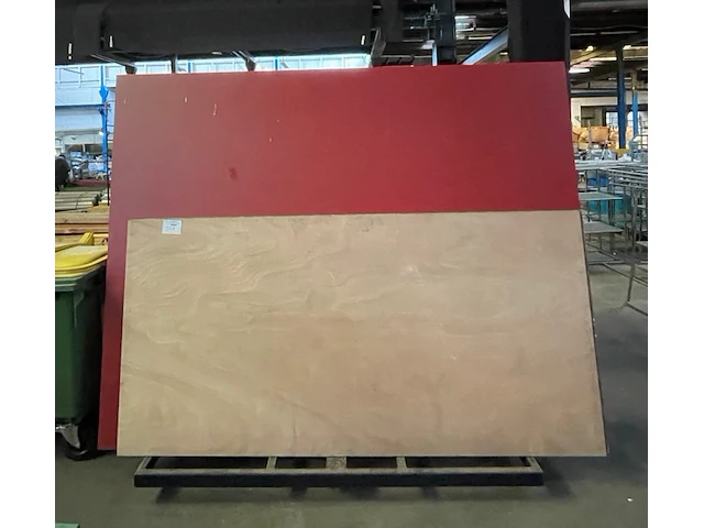 Metalen mobiele bok met inhoud - afbeelding 1 van  6