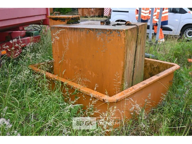 Metalen olievat met opvangbak - afbeelding 4 van  6