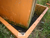 Metalen olievat met opvangbak - afbeelding 5 van  6