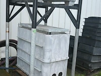 Metalen onderstel + 3 opvangbakken