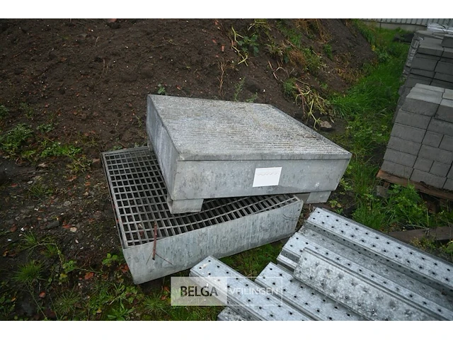 Metalen onderstel + 3 opvangbakken - afbeelding 5 van  8