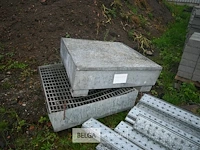 Metalen onderstel + 3 opvangbakken - afbeelding 5 van  8