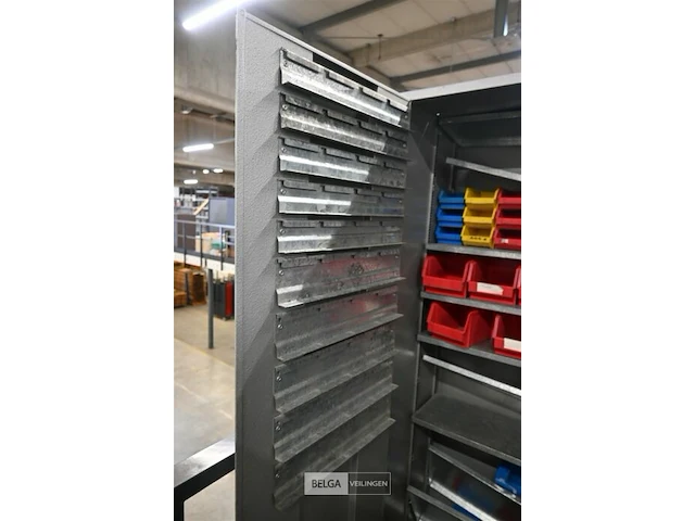 Metalen opbergkast - afbeelding 7 van  7