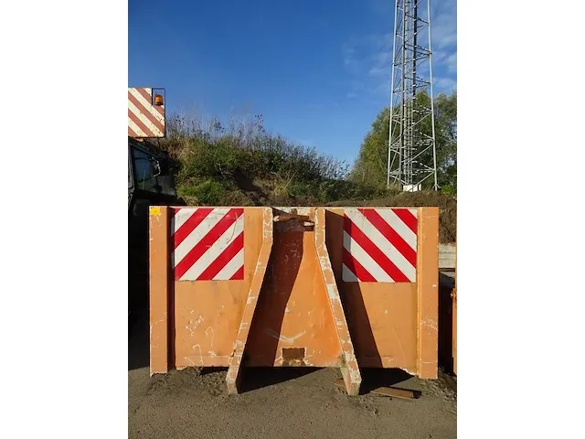 Metalen optrekcontainer - afbeelding 2 van  4