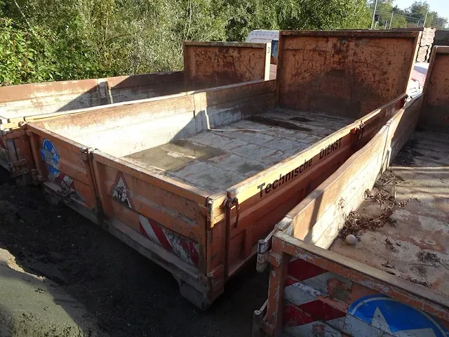 Metalen optrekcontainer - afbeelding 1 van  4