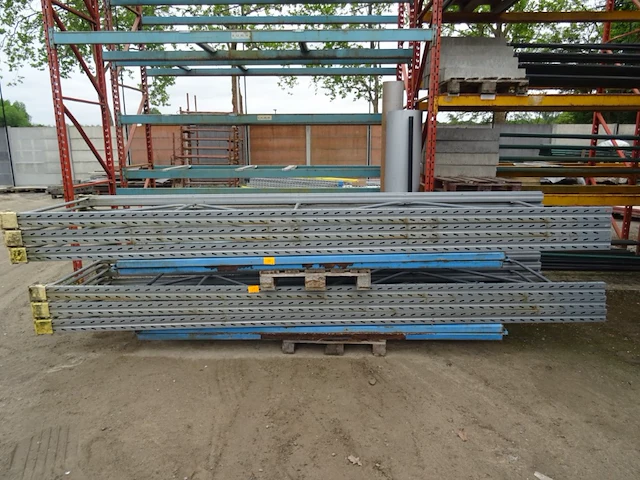 Metalen palletstelling - afbeelding 1 van  3