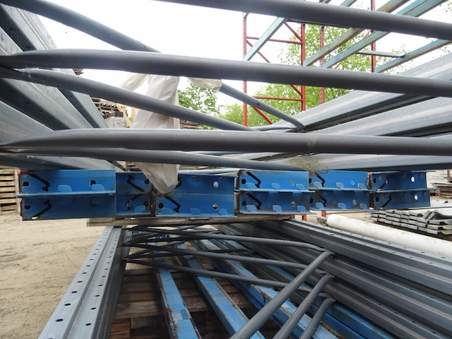 Metalen palletstelling - afbeelding 3 van  3