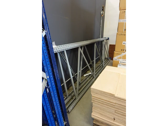 Metalen palletstelling - afbeelding 3 van  3