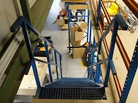 Metalen platform + rekken - afbeelding 14 van  23
