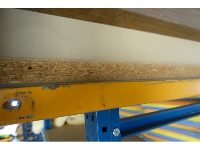 Metalen platform + rekken - afbeelding 15 van  23