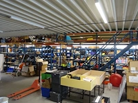 Metalen platform + rekken - afbeelding 12 van  23