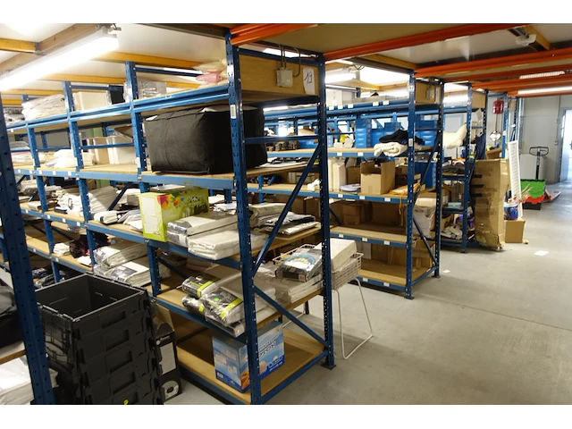 Metalen platform + rekken - afbeelding 19 van  23