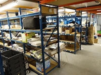 Metalen platform + rekken - afbeelding 19 van  23