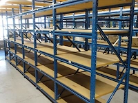 Metalen platform + rekken - afbeelding 22 van  23