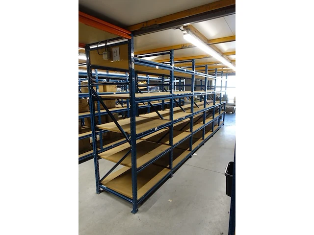 Metalen platform + rekken - afbeelding 23 van  23