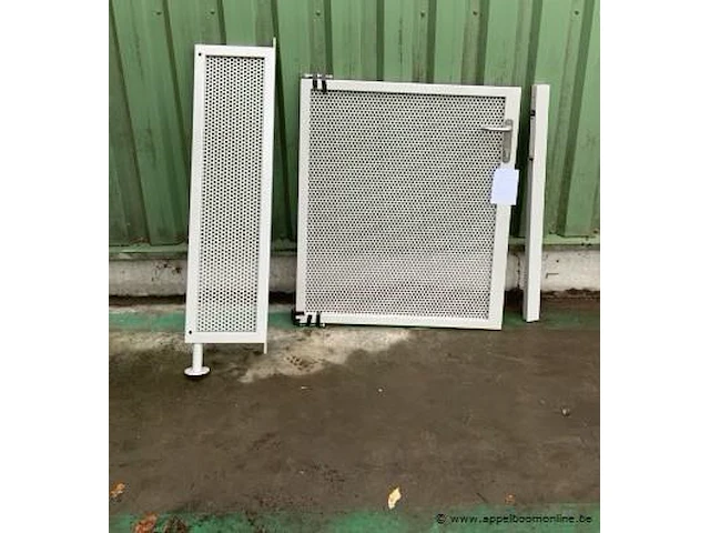Metalen poort grijs + extra stukken afm plm 89 x 4 x 105 cm - afbeelding 1 van  2