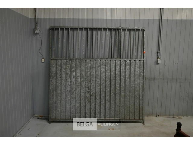 Metalen poort uit 2 panelen - afbeelding 1 van  4