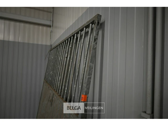 Metalen poort uit 2 panelen - afbeelding 2 van  4