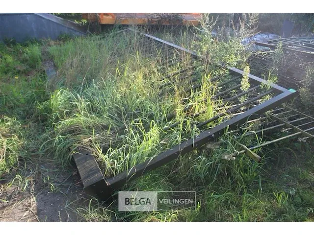 Metalen poort - afbeelding 1 van  5