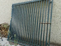 Metalen poort - afbeelding 1 van  2