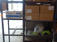 Metalen rek + inhoud - afbeelding 3 van  5