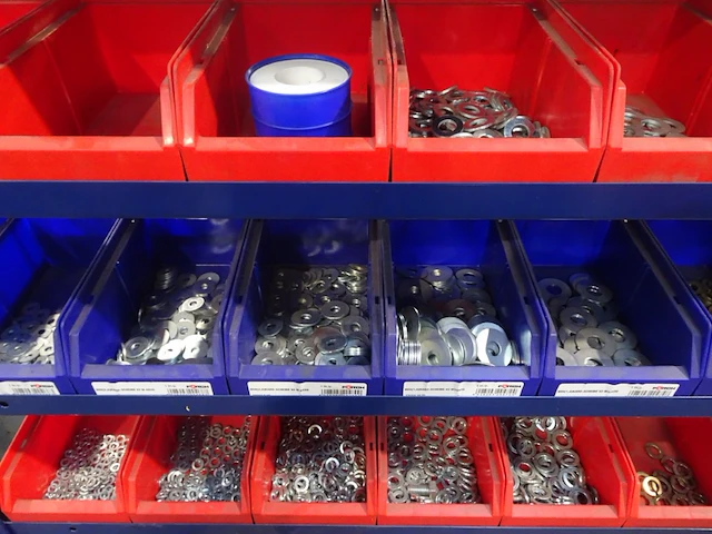 Metalen rek + inhoud - afbeelding 5 van  7