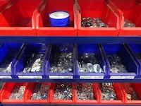 Metalen rek + inhoud - afbeelding 5 van  7