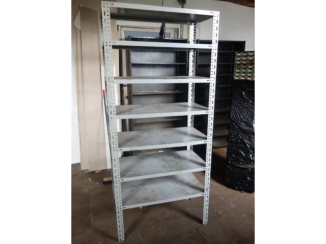 Metalen rek l. 1,00 m h. 2,00 m (andere locatie) - afbeelding 1 van  1
