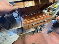 Metalen rek met diverse krukassen - afbeelding 6 van  17