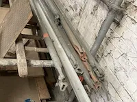 Metalen rek met inhoud - afbeelding 6 van  8