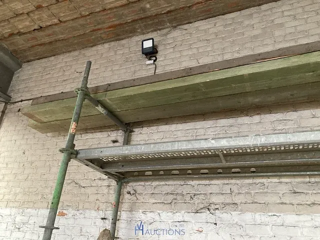 Metalen rek met inhoud - afbeelding 8 van  8
