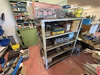 Metalen rek met inhoud - afbeelding 6 van  13