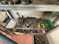 Metalen rek met toebehoren slijptafel - afbeelding 6 van  9