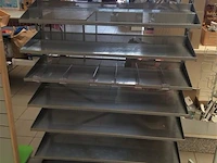 Metalen rek met wieltjes - afbeelding 1 van  3